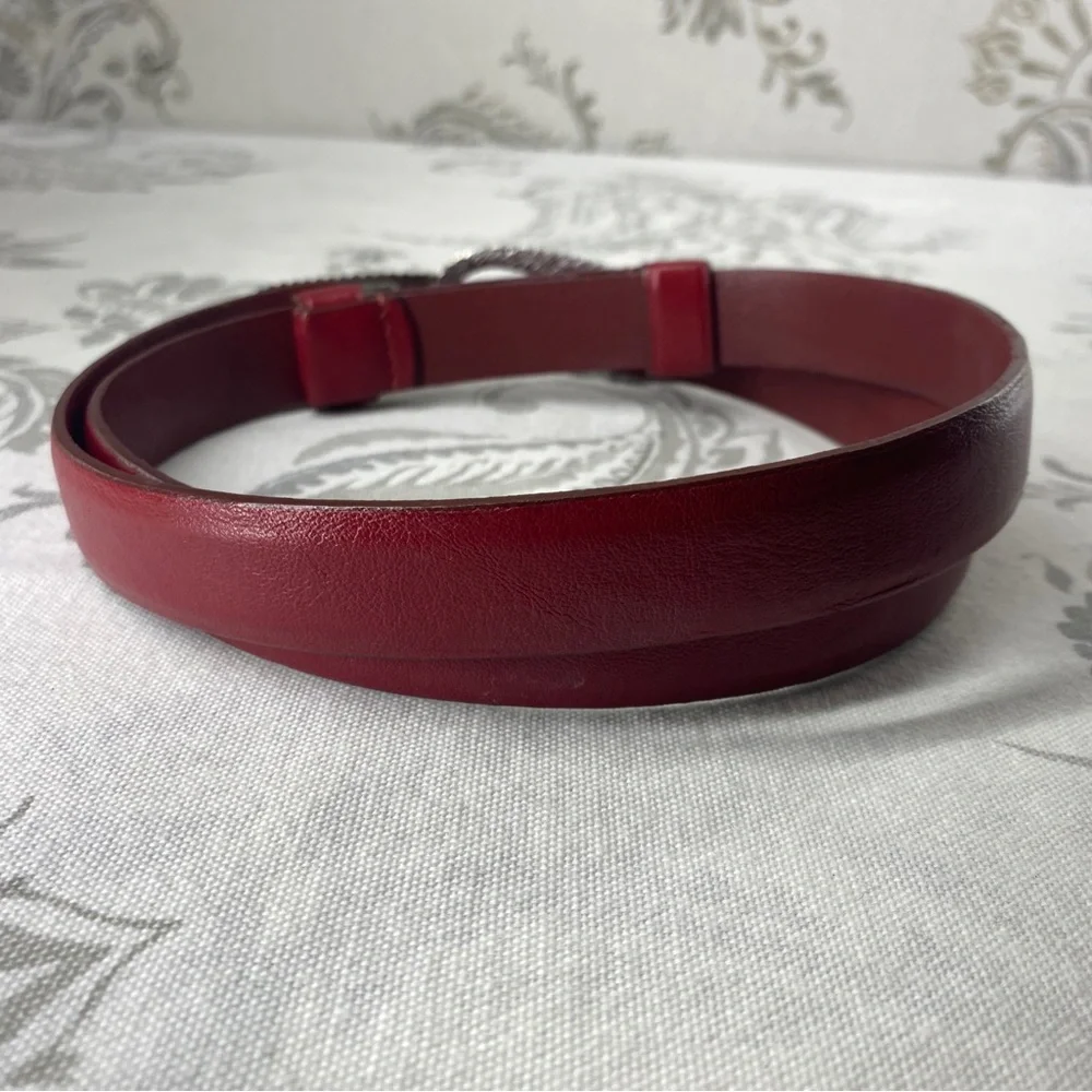 CHICO'S Red Leather Adiust Belt M/L‎ Silver/Gold Hook Buckle